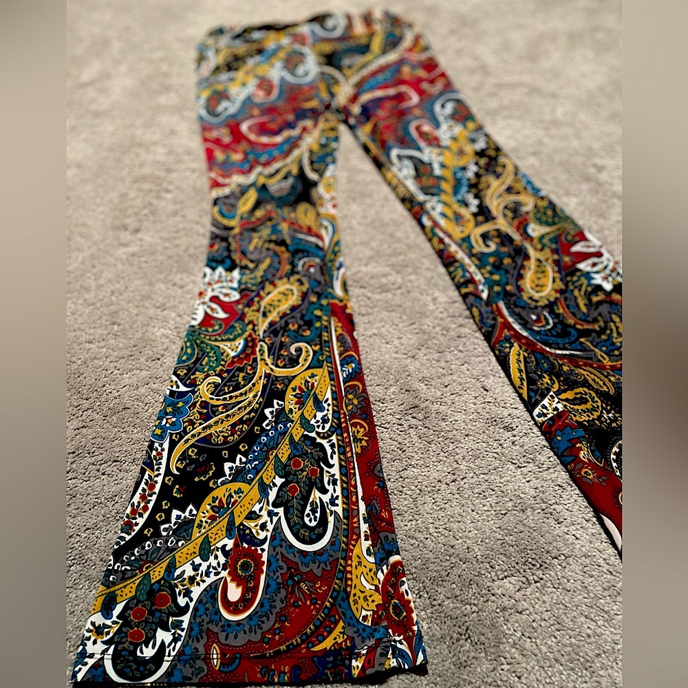 Multicolored Floral Wide-Leg Pants 👖